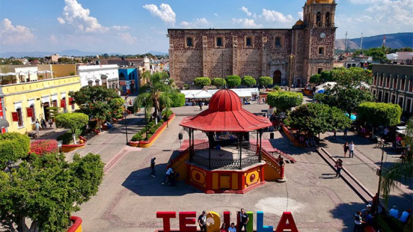 tequila pueblo magico; mundo Tequila; Jalisco; Mexico; viaje a Tequila; que hacer en tequila; tour a Tequila; Tours en Tequila; Tequila tours; ruta; Tequila; tour; tours; viajes; Guadalajara; agave; agave azul; paseo; excursion; fabrica; tequileras; destilerias; route; travel; blue agave; distillate; ride; rest; factory; distilleries; state of Jalisco; experiencia; guia; turismo; turista; turistico; que hacer en Guadalajara; Guadalajara turismo; ocio; ocio en Guadalajara; tiempo libre; tiempo libre en Guadalajara; vacaciones; Vacaciones en Guadalajara; vacaciones en Jalisco; experience; guide; tourism; tourist; what to do in Guadalajara; Guadalajara tourism; free time; vacations; things to do nearby Guadalajara; recorrido; pueblo; pueblo magico; visita Tequila; things to do in Tequila; what to do in Tequila; tours en tequila jalisco mexico; around guadalajara mexico; recorridos en tequila; guia turistico en Tequila; proceso del tequila; visita a fabricas de Tequila; leasure; gdl;