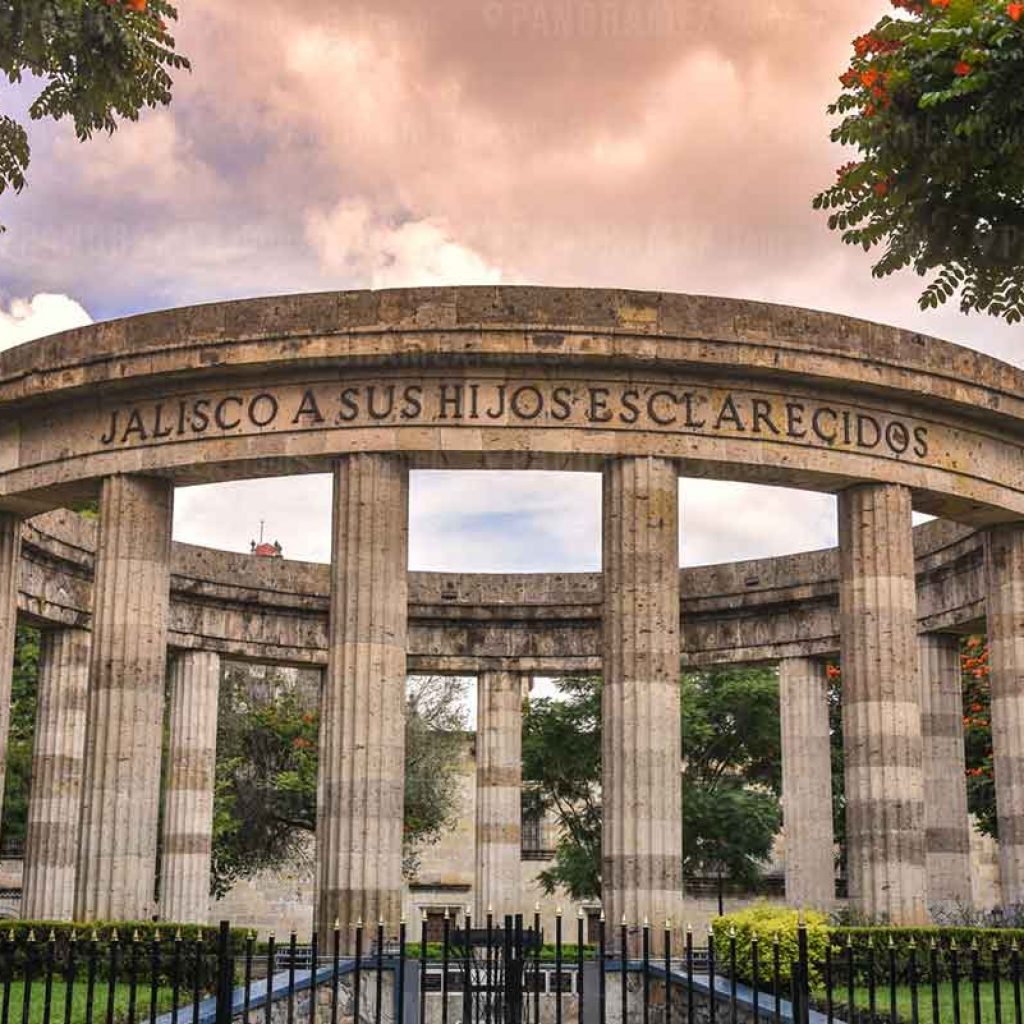 Tour Guadalajara rotonda en Centro historico 
